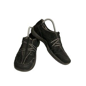 Clarks Springers Women's Size 8 Black Suede Stitch Detailing Slip-On Shoes